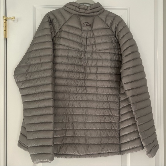 LL Bean Like New Packable Quilted Jacket - Picture 2 of 9
